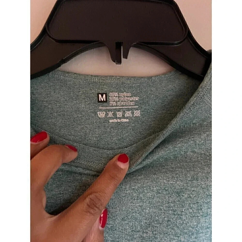 workout compression crop top color Green from Amazon  size Medium - Picture 4 of 4